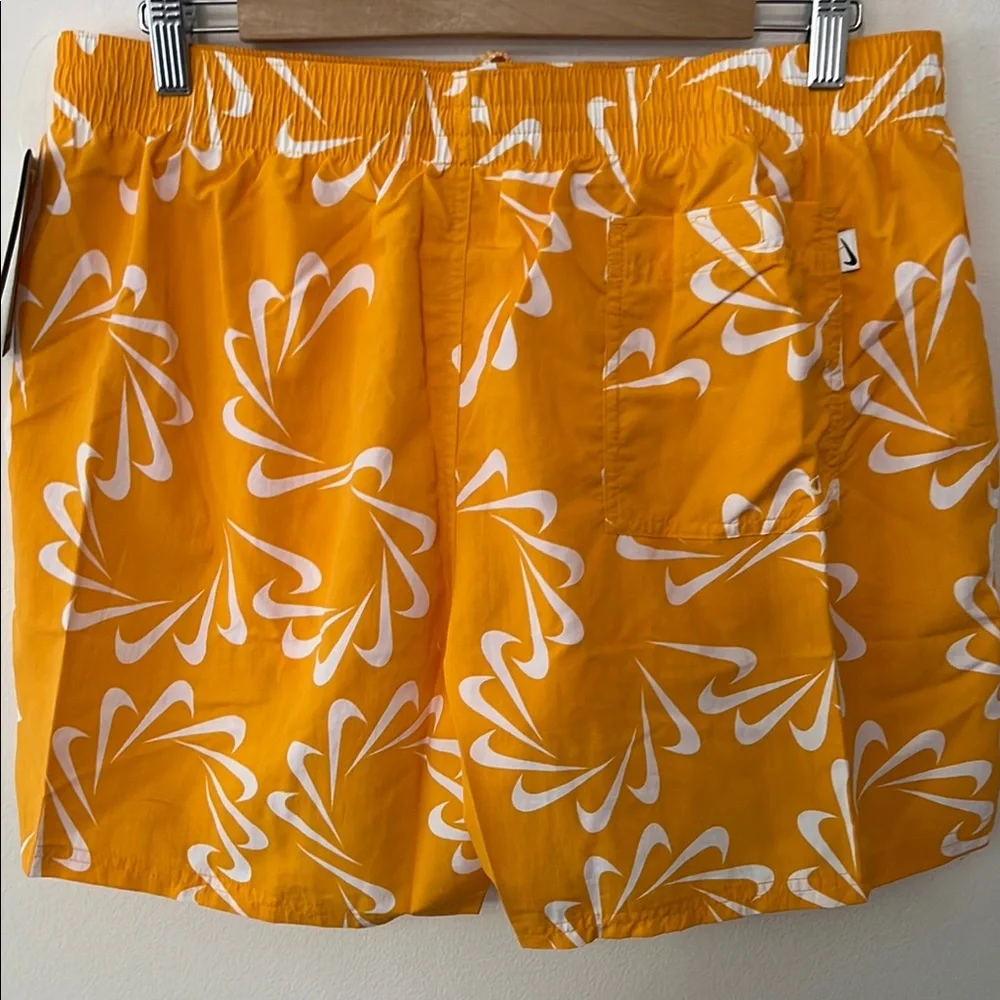 NWT XL Nike Men's 5